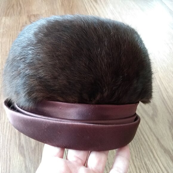 Vintage Fur Hat with Satin Band, Faux Pearl Accent and Union Label - Picture 3 of 15
